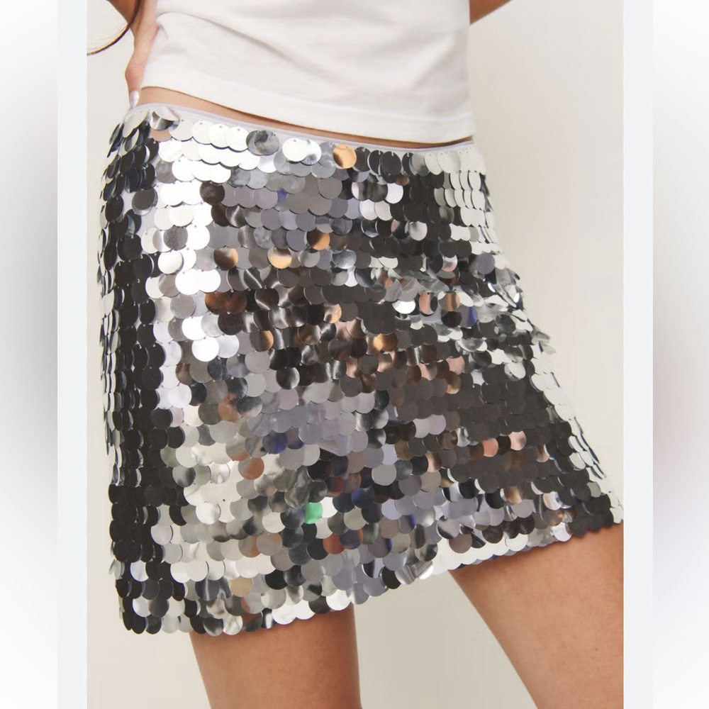 NWT Reformation Metallic Silver Sequins Mini Skirt Size 4 *damaged